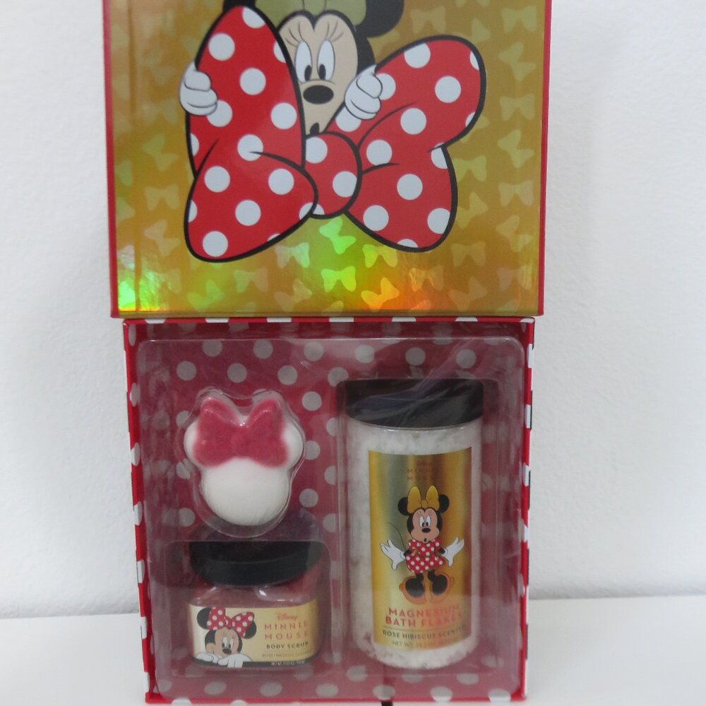 Disney Minnie Mouse Spa Gift Set Of 3 NWT